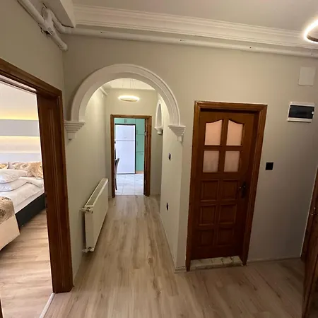 Hiddengarden Apartment